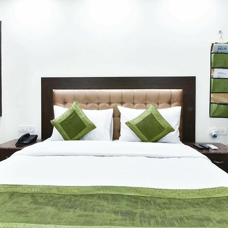 Treebo Mehar Castle Hotel Delhi  Bagian luar foto