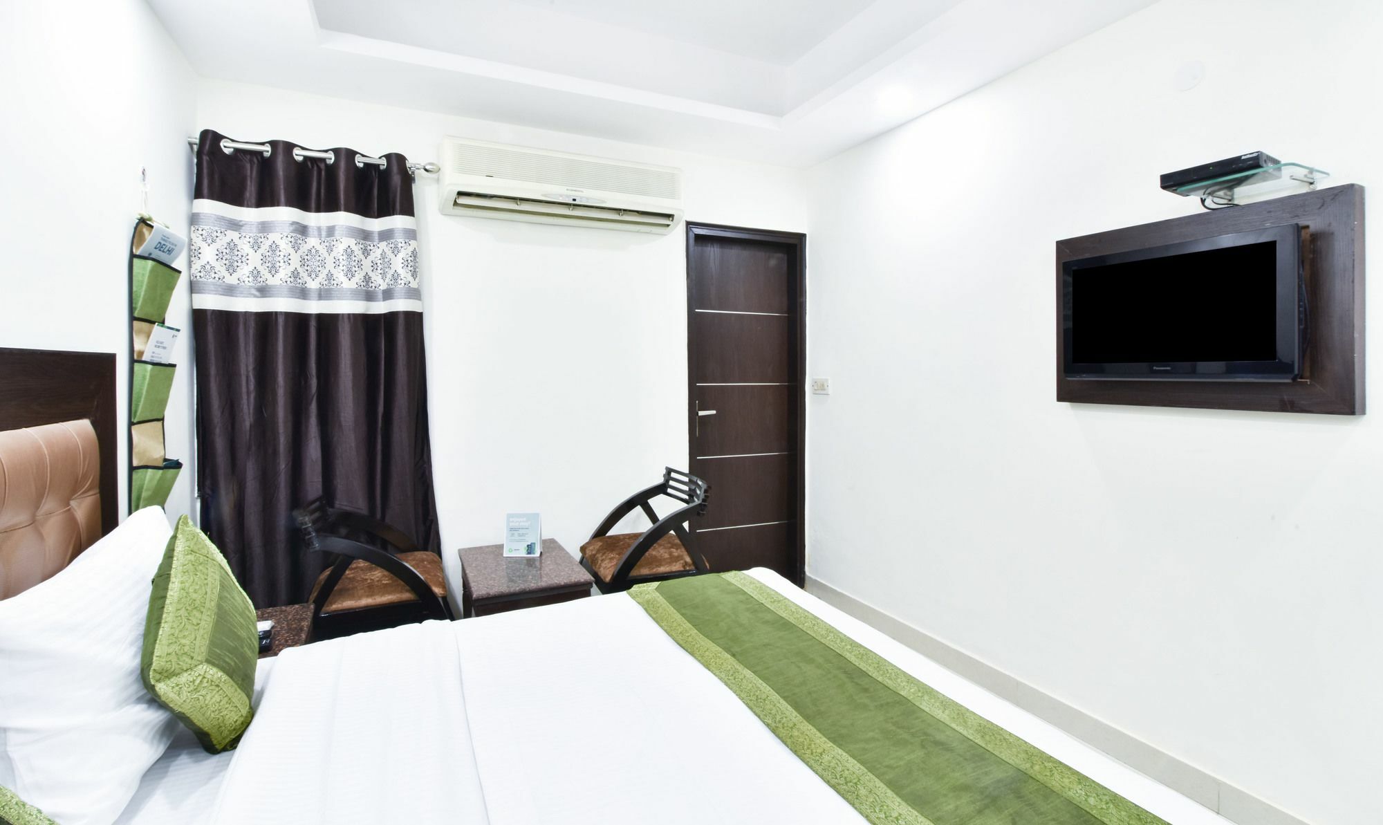 Treebo Mehar Castle Hotel Delhi  Bagian luar foto