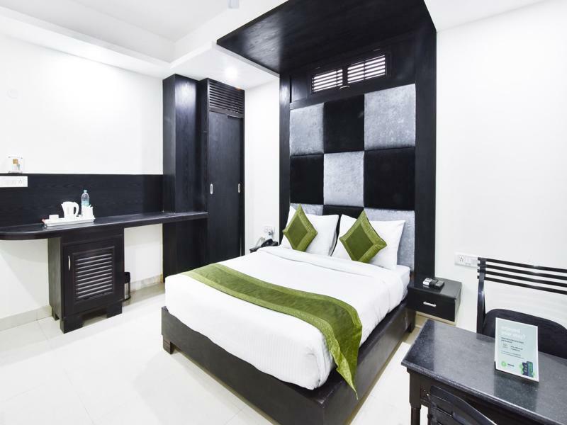 Treebo Mehar Castle Hotel Delhi  Bagian luar foto
