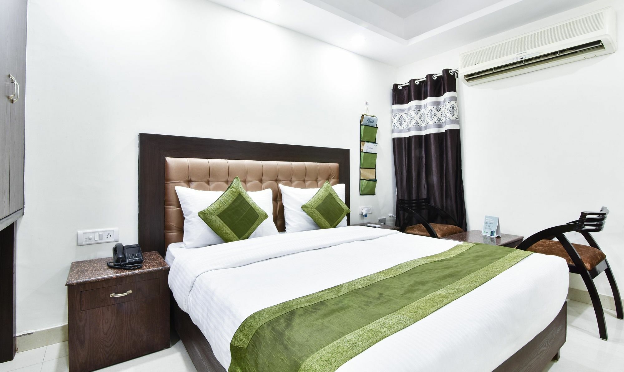 Treebo Mehar Castle Hotel Delhi  Bagian luar foto
